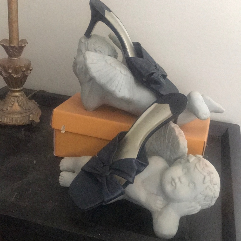 Kitten heels